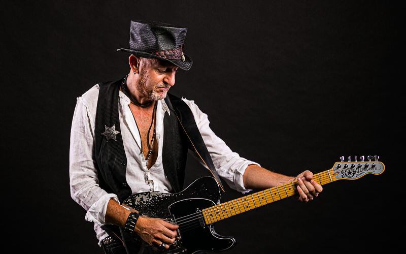 The Sheriff - Roberto Maccaroni
